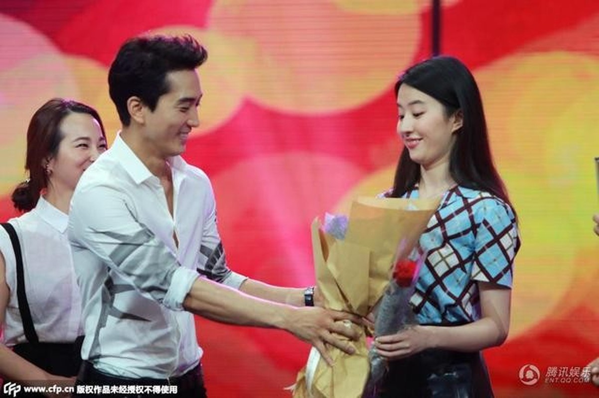 Song Seung Hun to tinh Luu Diec Phi tren truyen hinh-Hinh-4